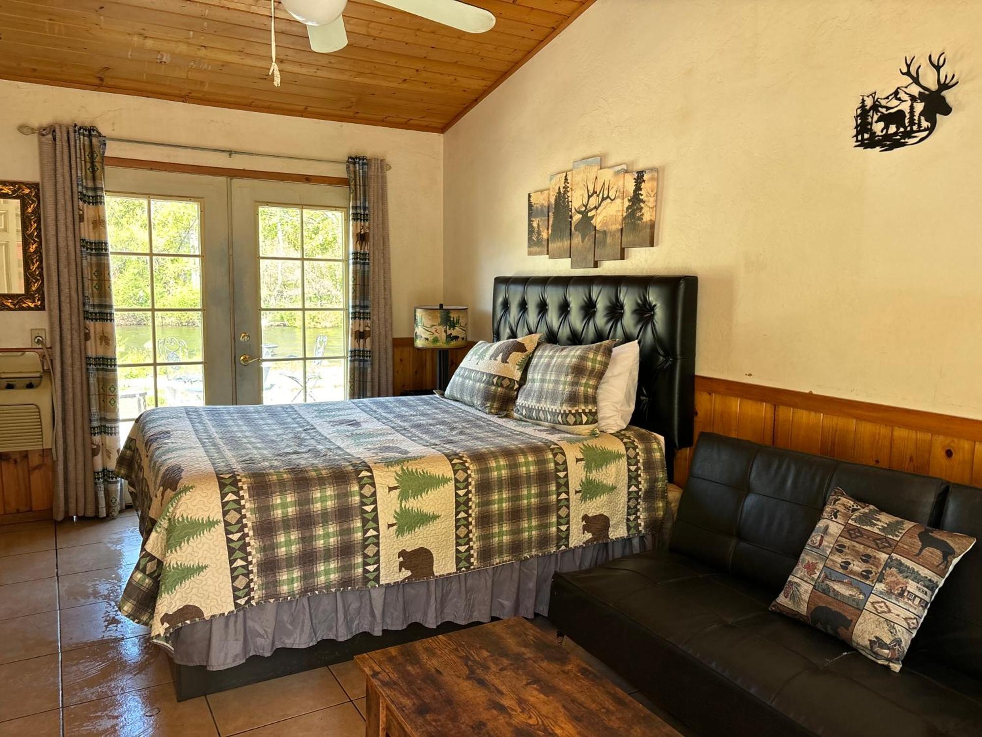 Sequoia River Front Cabins Три-Риверс Экстерьер фото